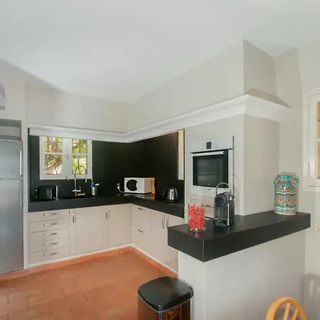 Ramatuelle Sleeps 10 Pool Air Con Wifi Villa